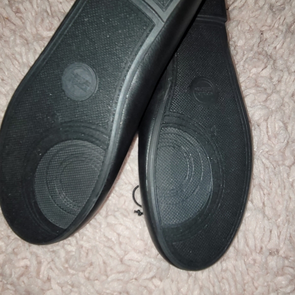 Black flats - Picture 2 of 2